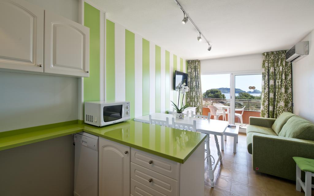 Apartamentos Salles Beach L'Estartit Rum bild