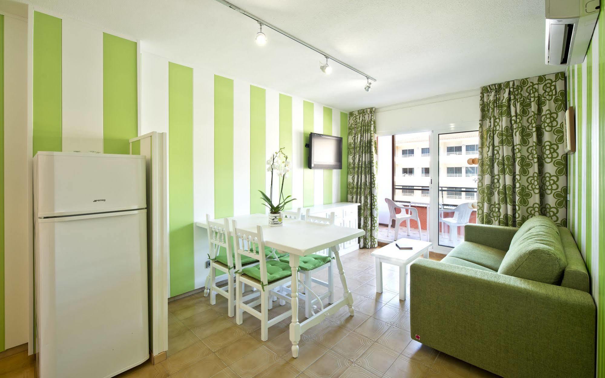 Apartamentos Salles Beach L'Estartit Exteriör bild