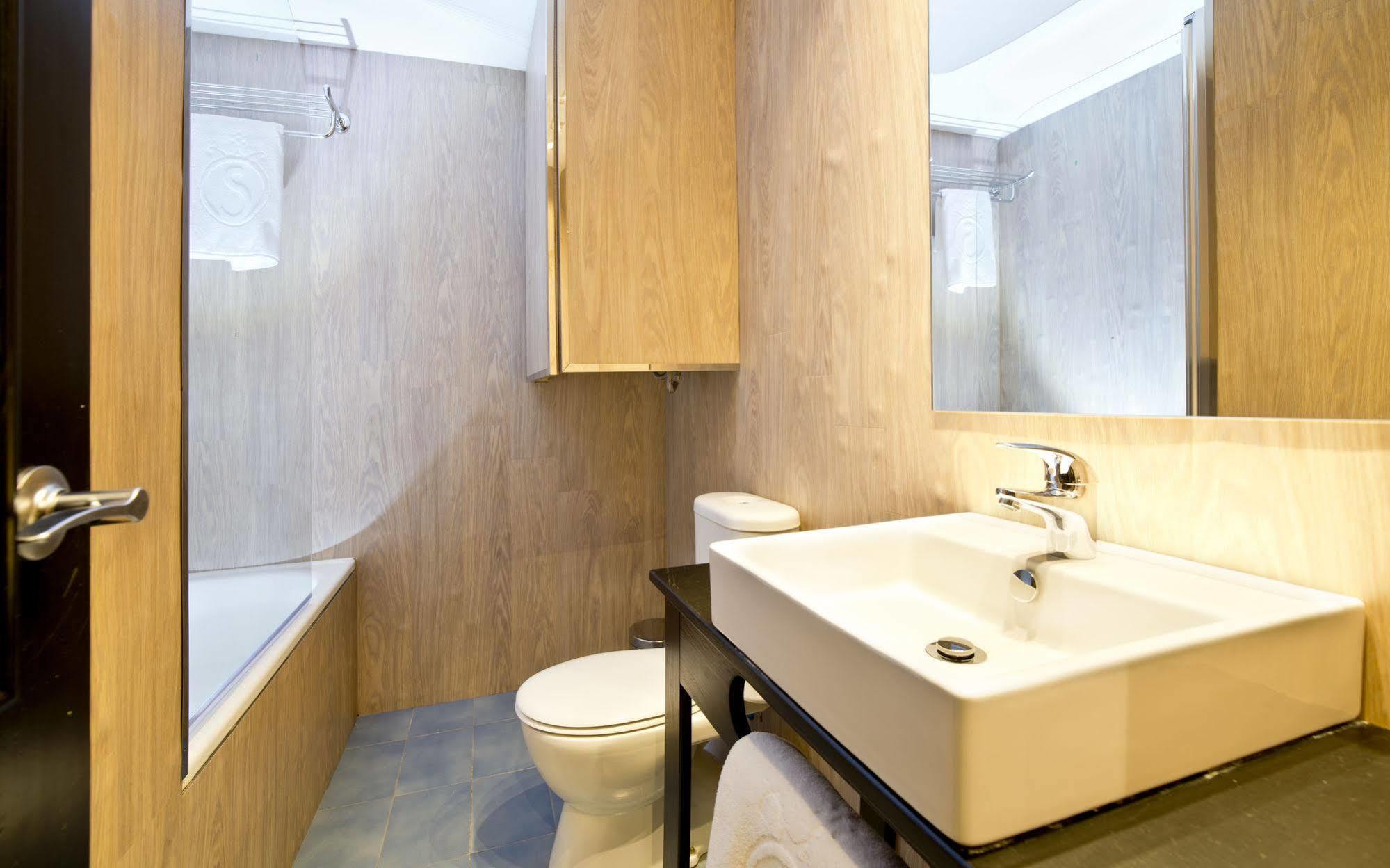 Apartamentos Salles Beach L'Estartit Exteriör bild